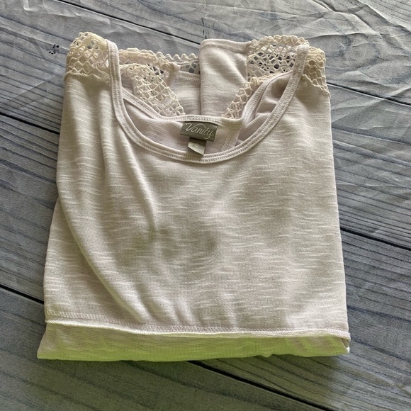 ✅HOST Pick✅ Vanity Top with Back Slit, Small - Picture 5 of 5